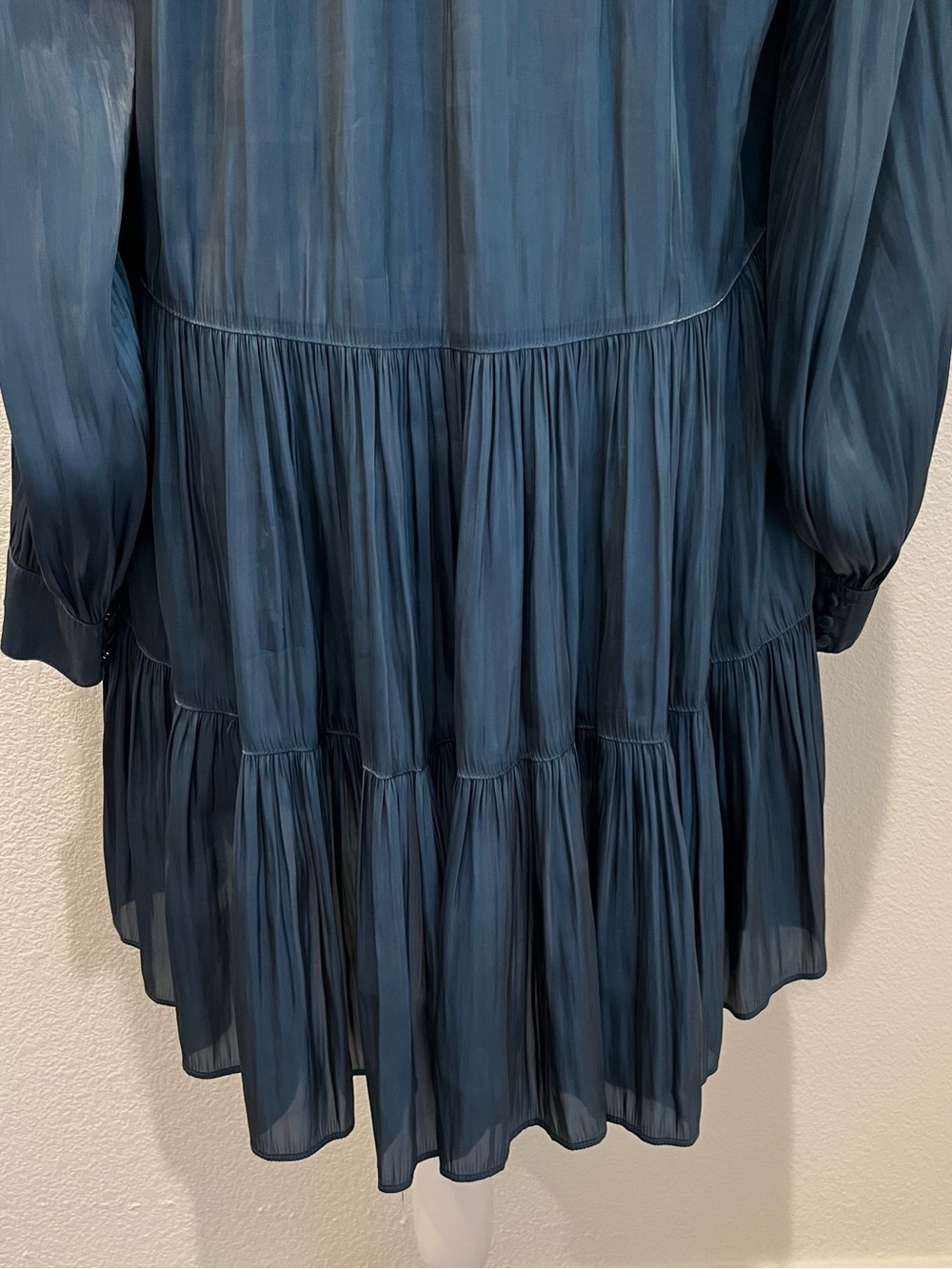 Cinq à Sept Slate Blue Satin Pleated Tiered Shirt Dress 12 Pockets - Picture 9 of 14